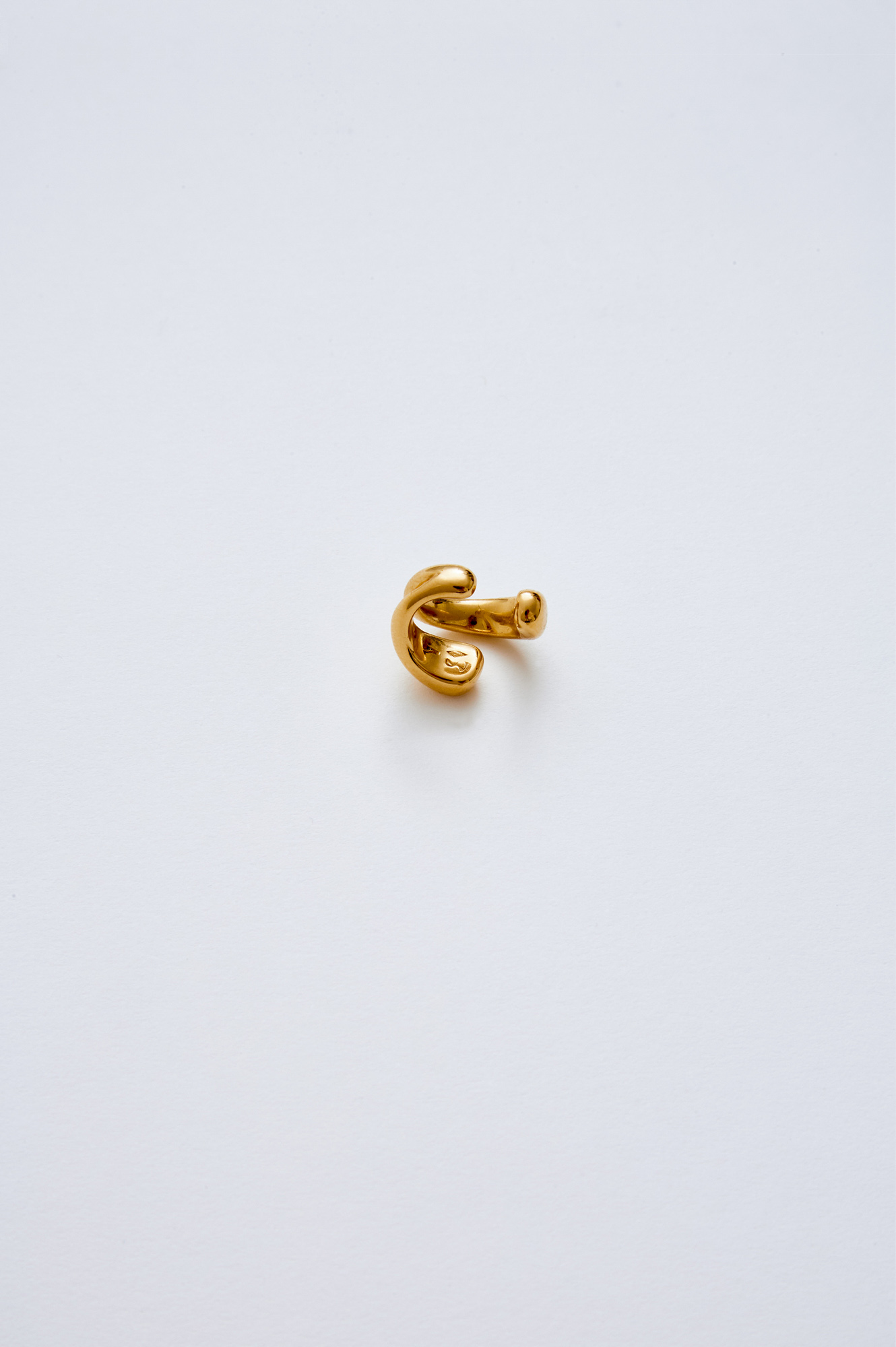 Julia Bartsch Jewellery small earcuff vermeil inside view_1