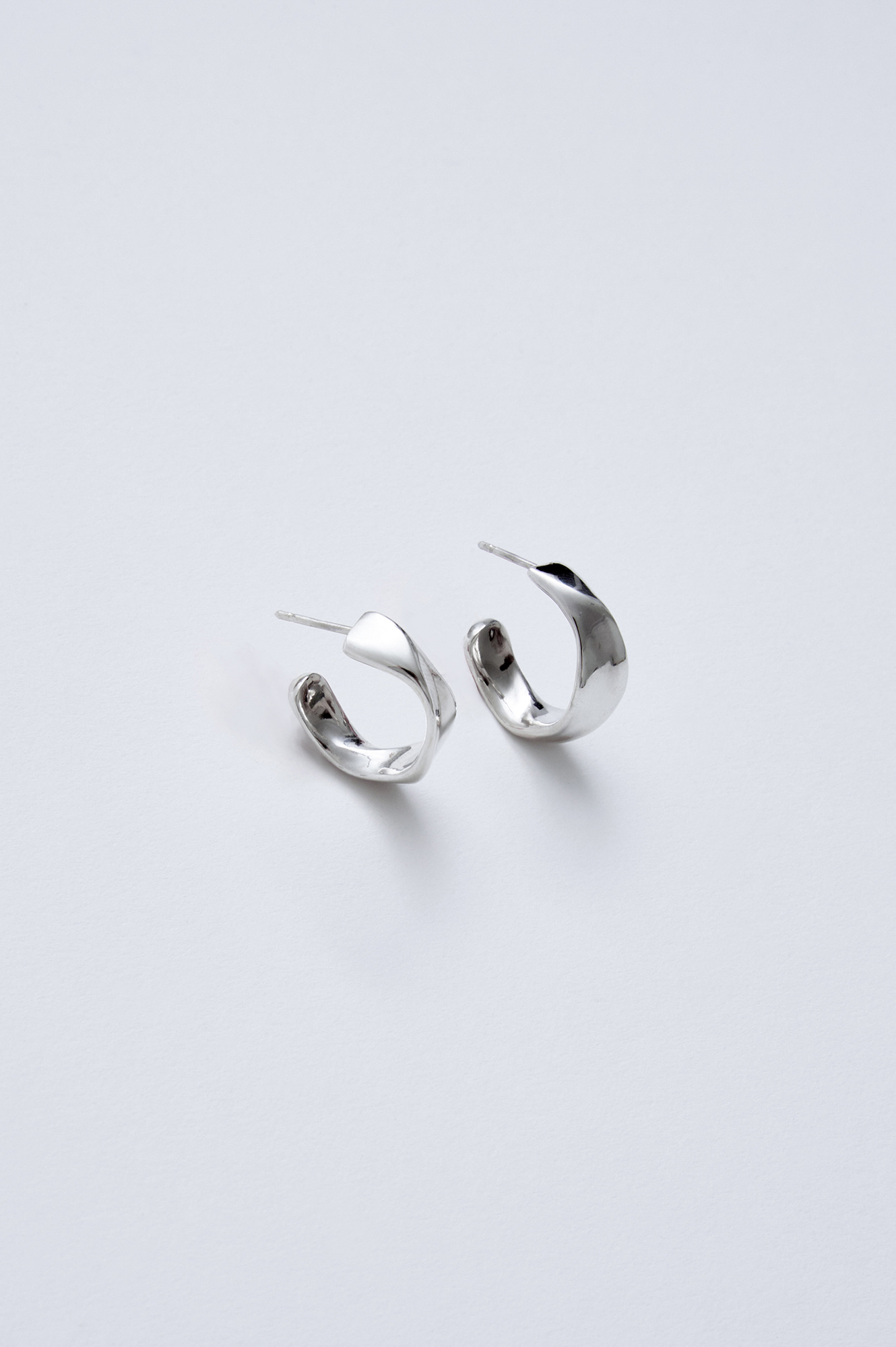 Julia Bartsch jewellery earring silver front 1
