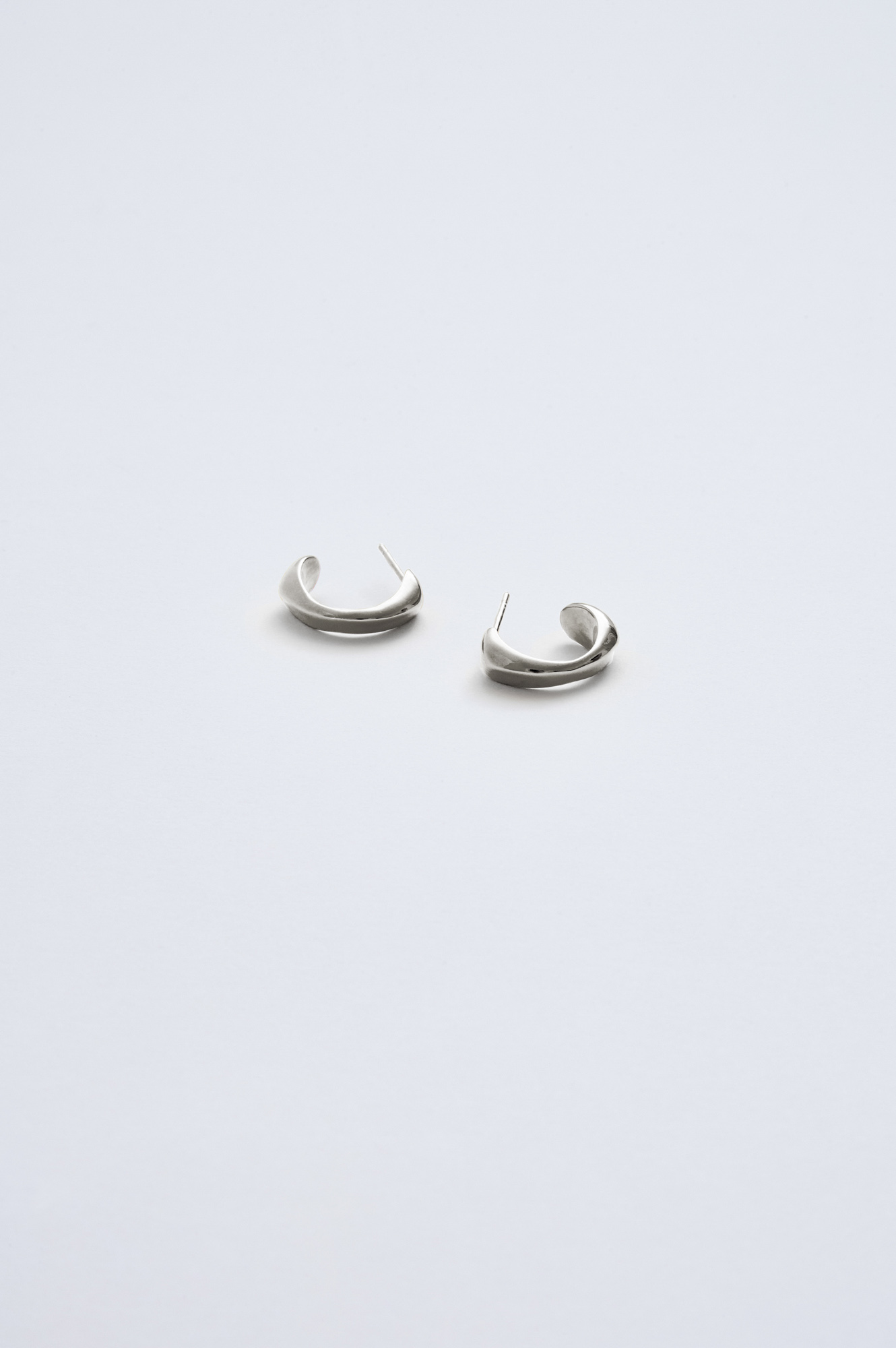 Julia Bartsch jewellery earring silver top view_1