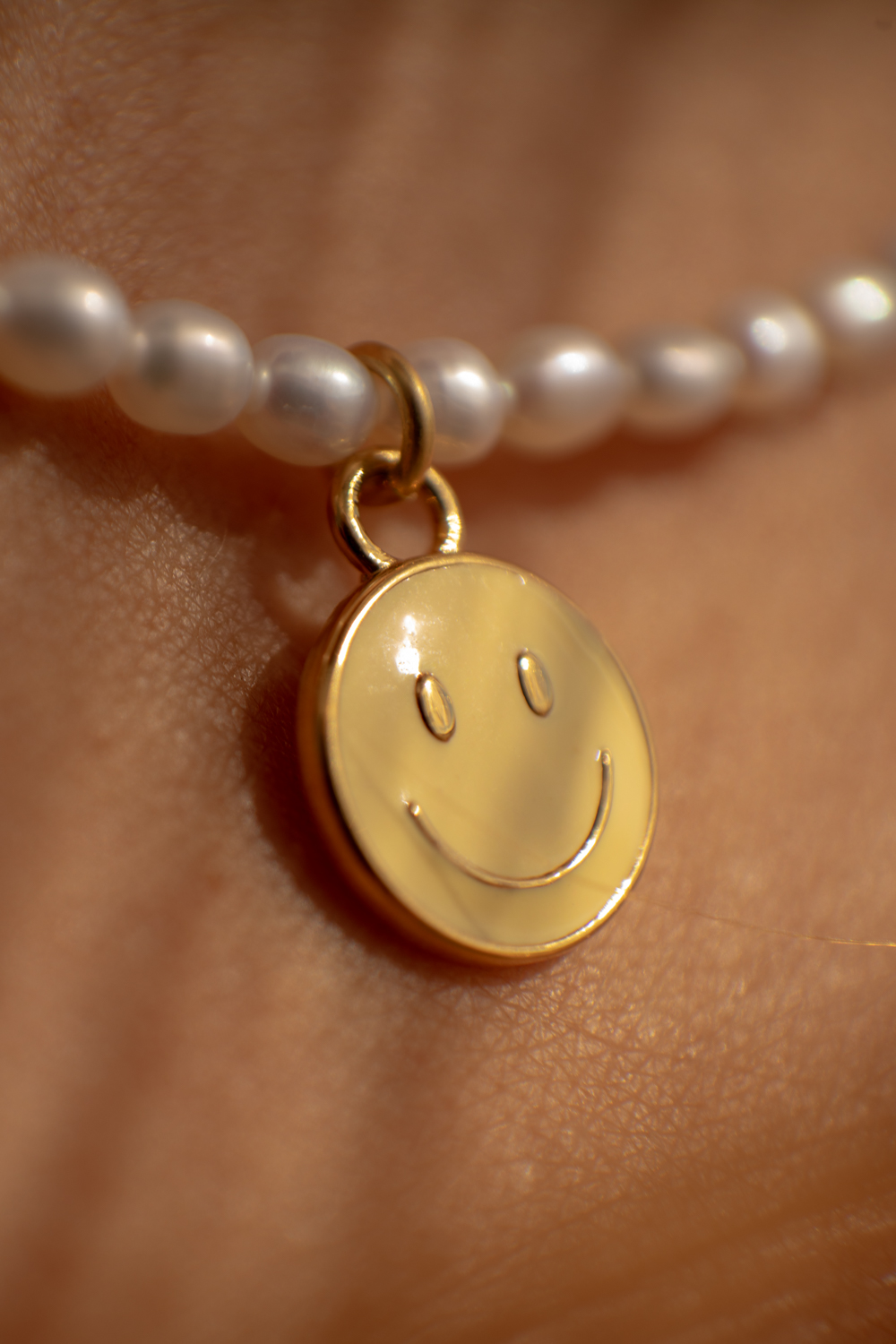 smiley-pearlnecklace