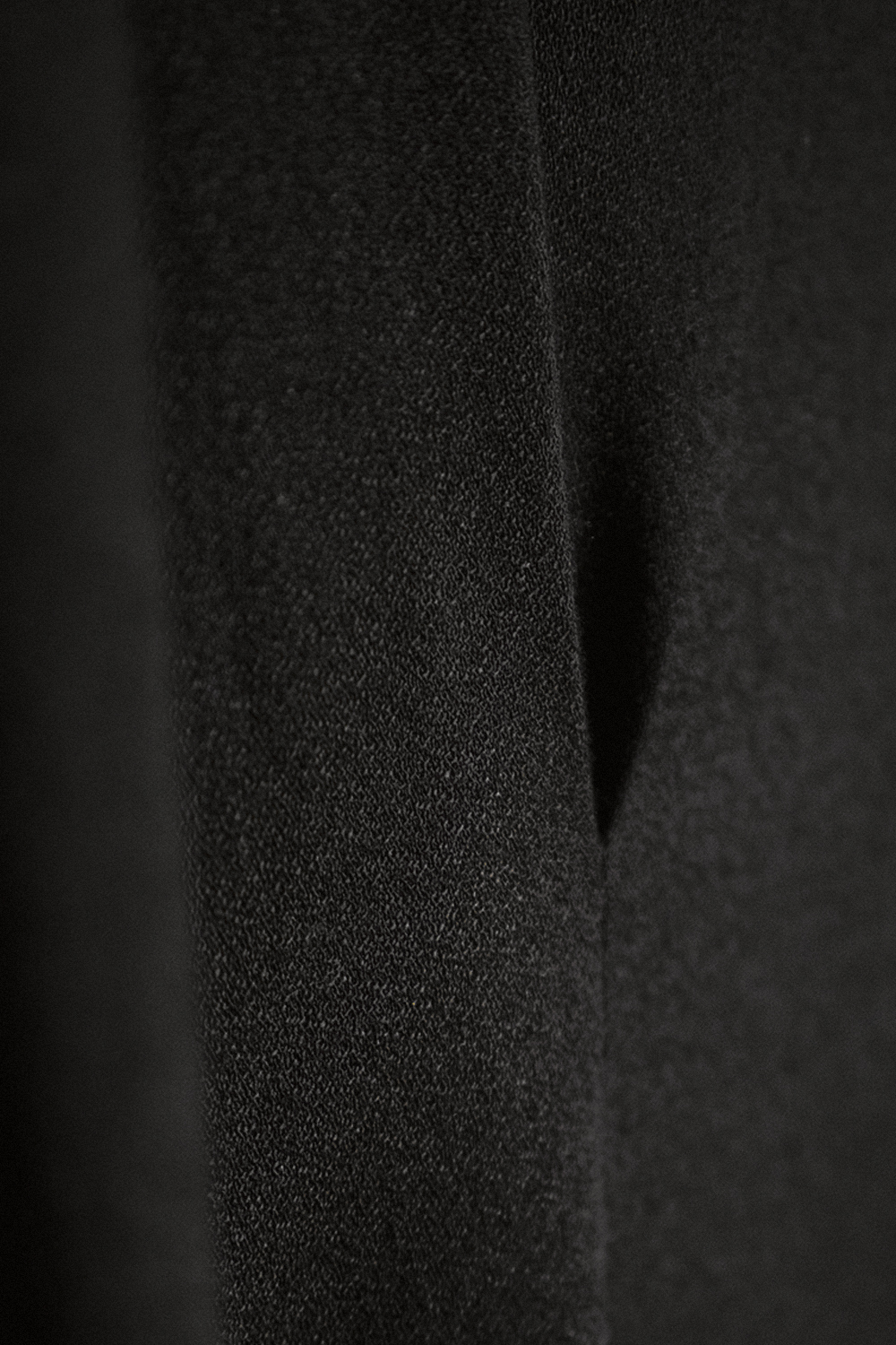 ok-kino-black-dress_texture